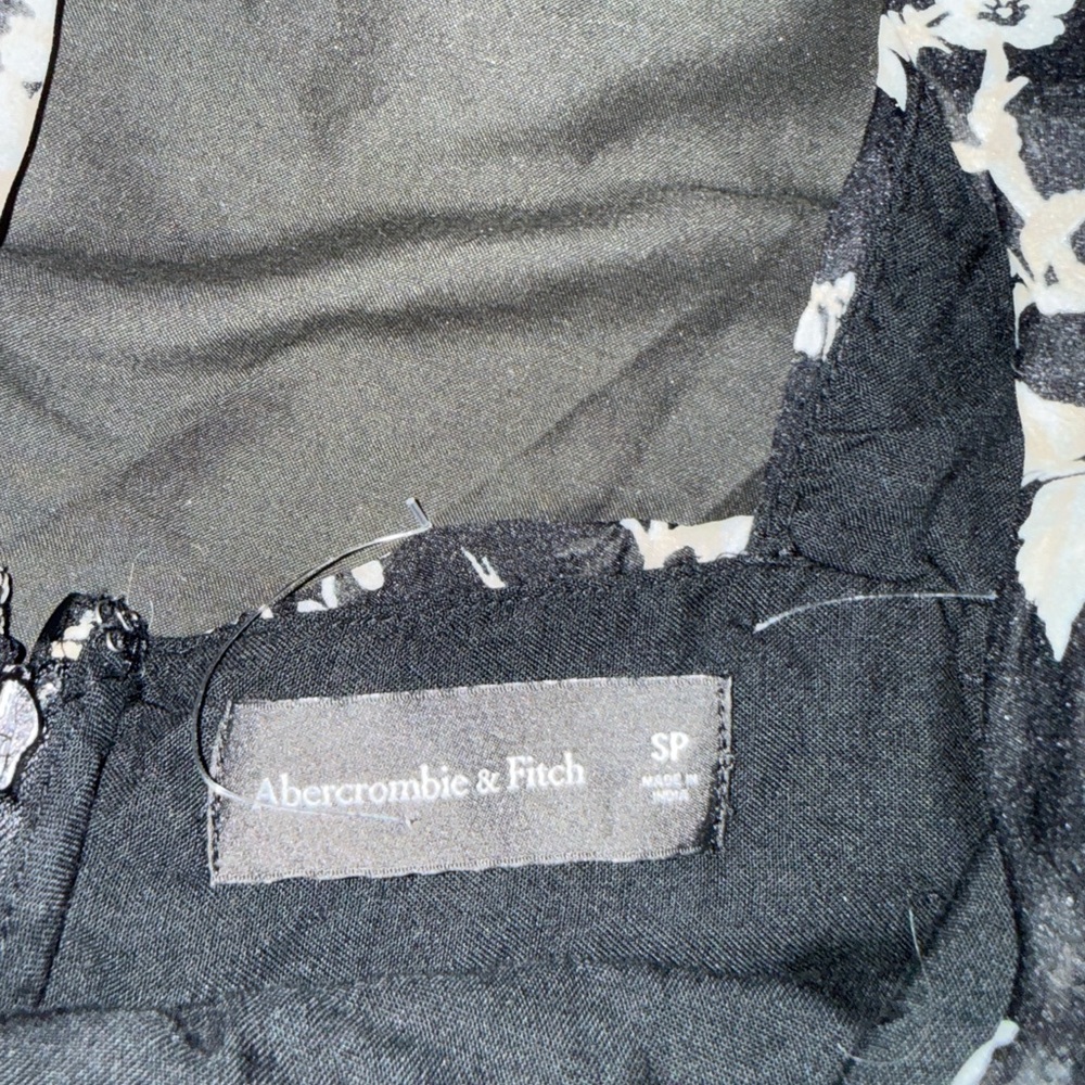 Floral Black and White Dress Abercrombie and Fitch - Picture 5 of 5